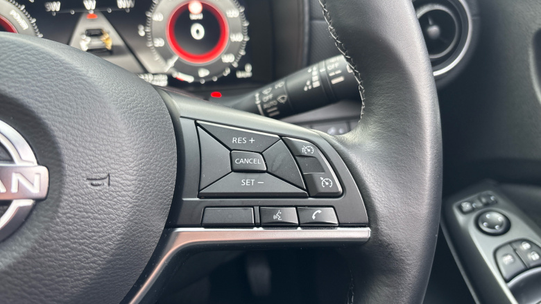 Nissan Juke 1.6 Hybrid N-Connecta 5dr Auto Hybrid Hatchback